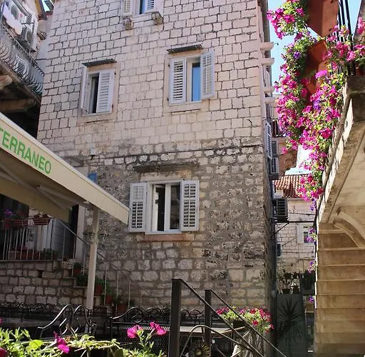 Pinna Hvar * Hvar Town